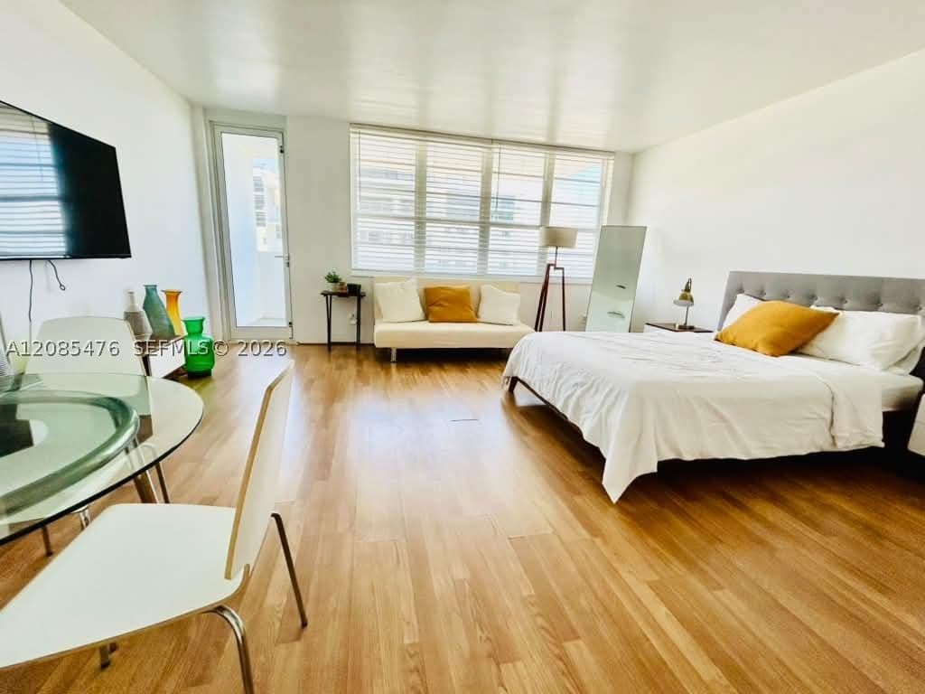 1-bedroom Condo — 100 Lincoln Rd #829, Miami Beach, FL 33139