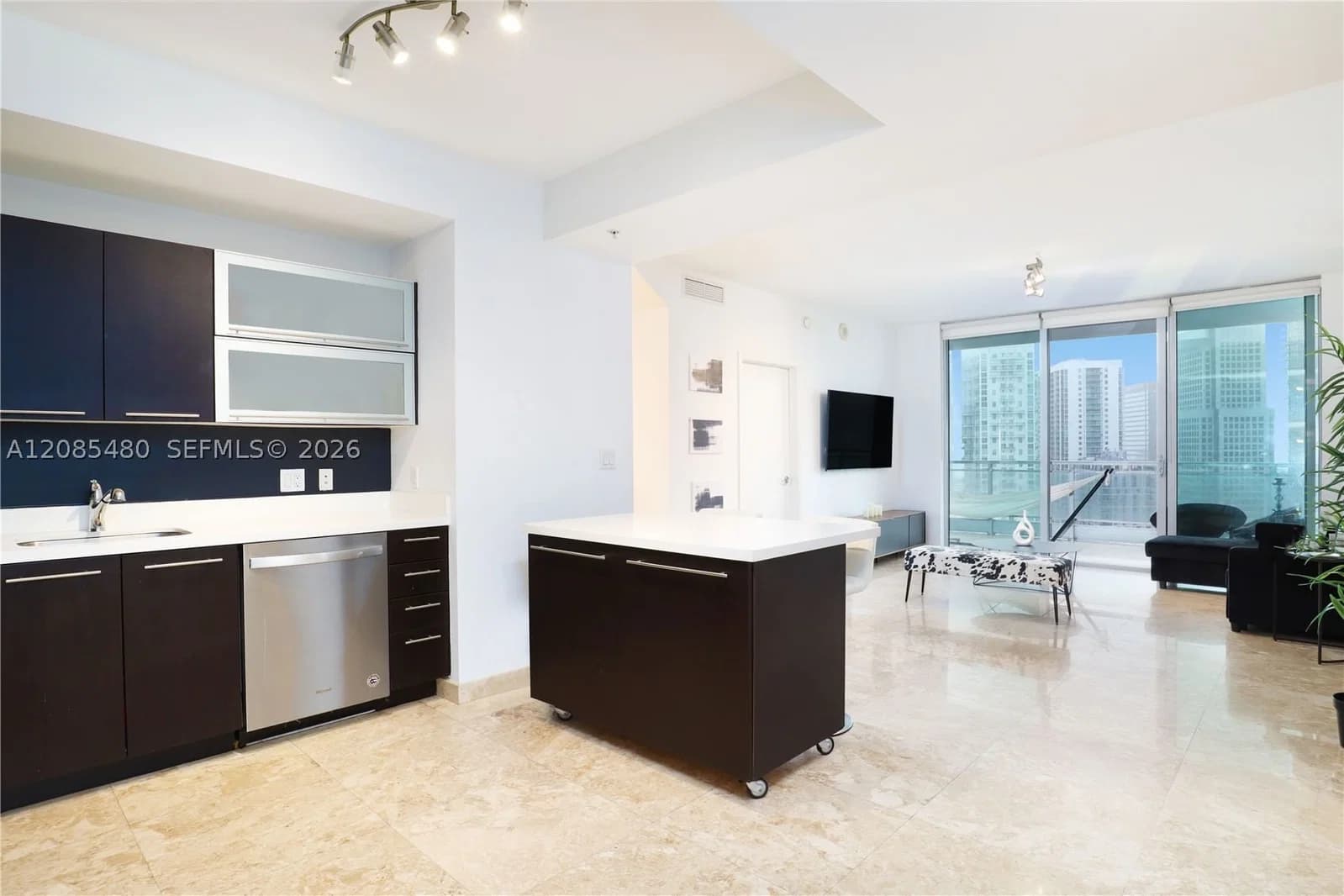 2-bedroom Condo — 90 3rd St #3002, Miami, FL 33130