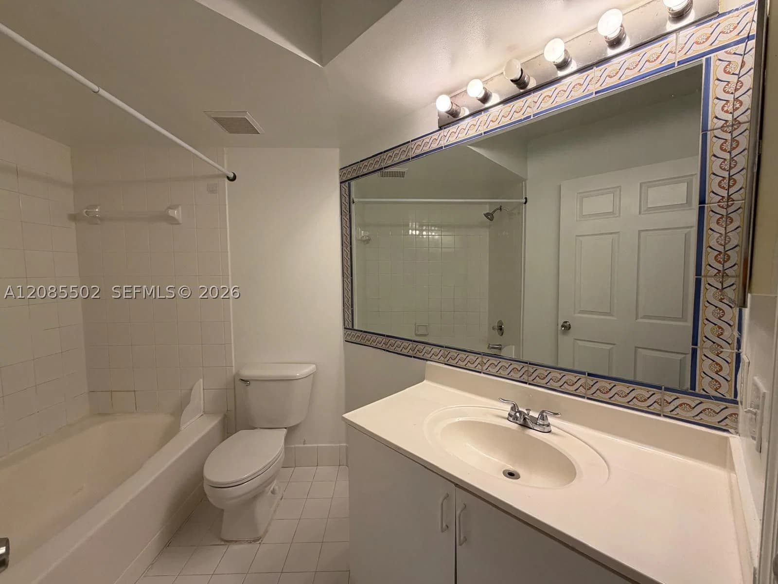 3+1 Condo — 9645 1st Ct #1-110, Pembroke Pines, FL 33024