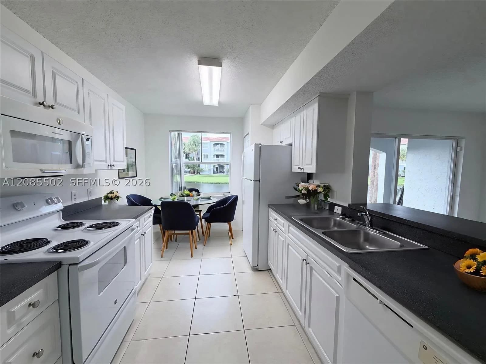 3+1 Condo — 9645 1st Ct #1-110, Pembroke Pines, FL 33024