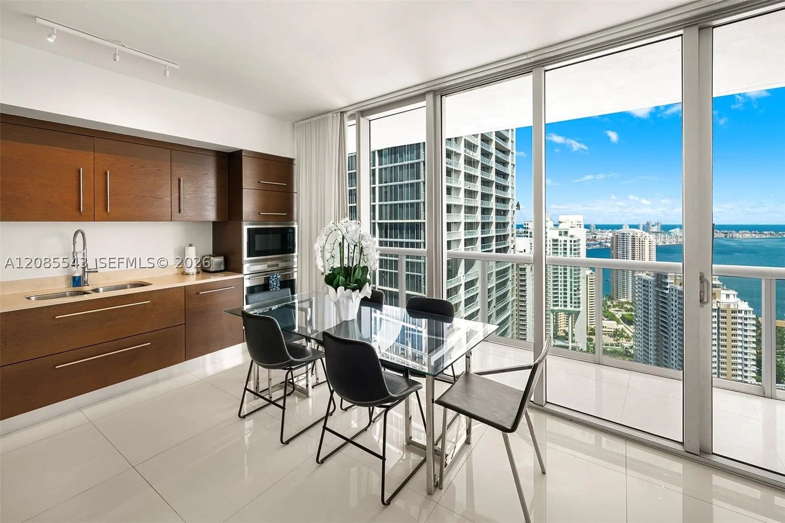2+1 Condo — 485 Brickell Ave #4410, Miami, FL 33131