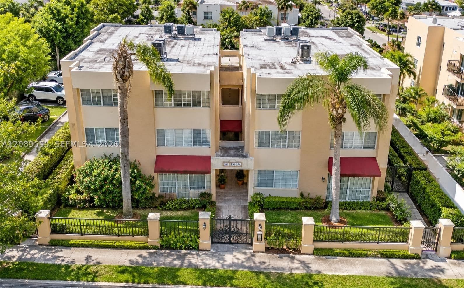 2+1 Condo — 300 Madeira Ave #304, Coral Gables, FL 33134