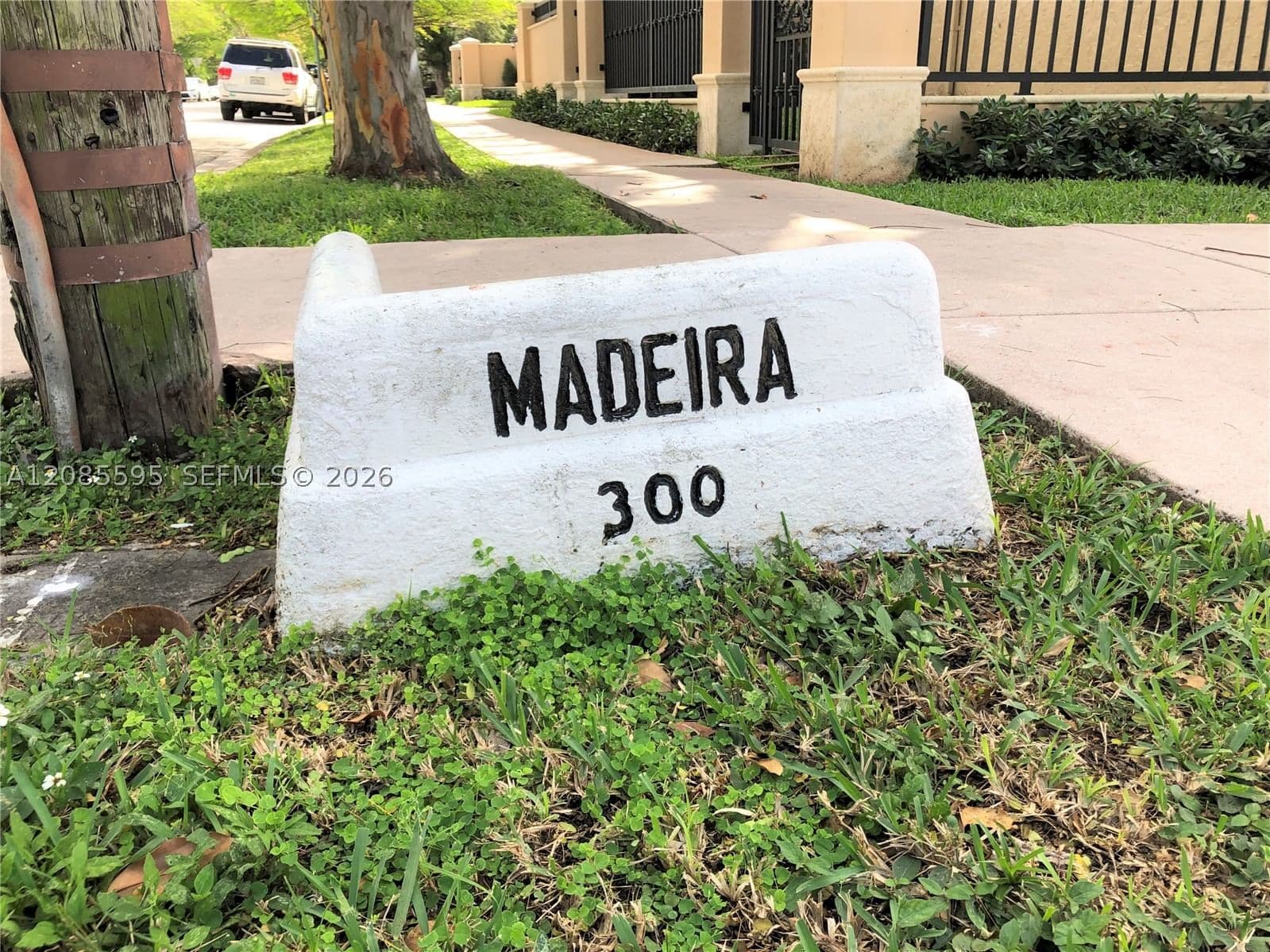 2+1 Condo — 300 Madeira Ave #304, Coral Gables, FL 33134