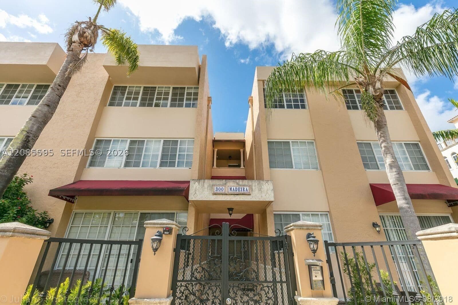 2+1 Condo — 300 Madeira Ave #304, Coral Gables, FL 33134