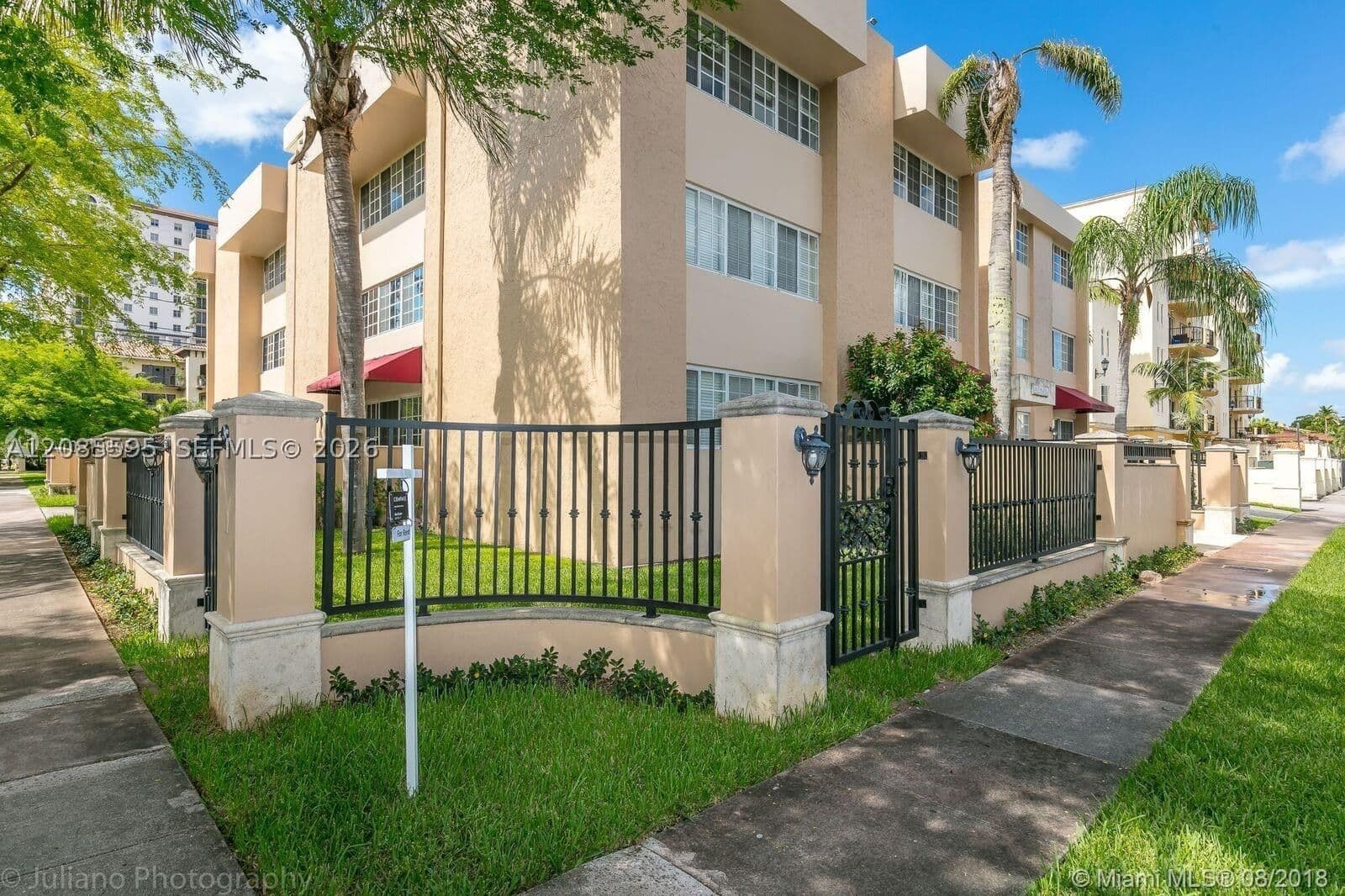 2+1 Condo — 300 Madeira Ave #304, Coral Gables, FL 33134
