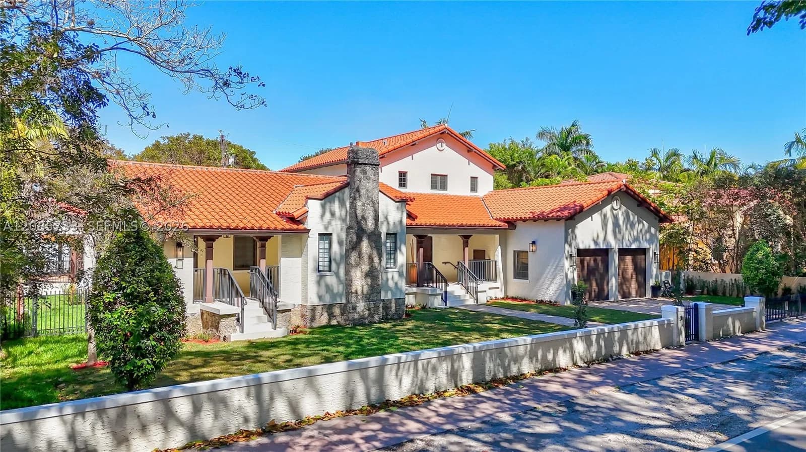 4+1 Müstakil ev — 519 Alhambra Cir, Coral Gables, FL 33134