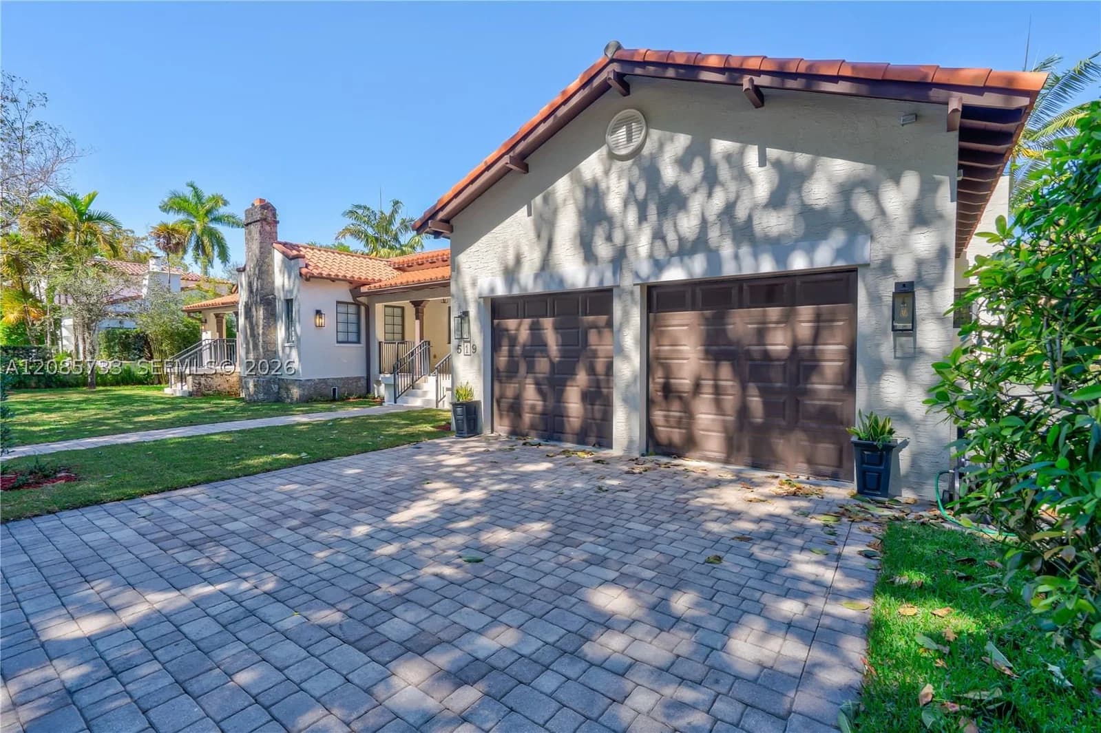 4+1 Müstakil ev — 519 Alhambra Cir, Coral Gables, FL 33134