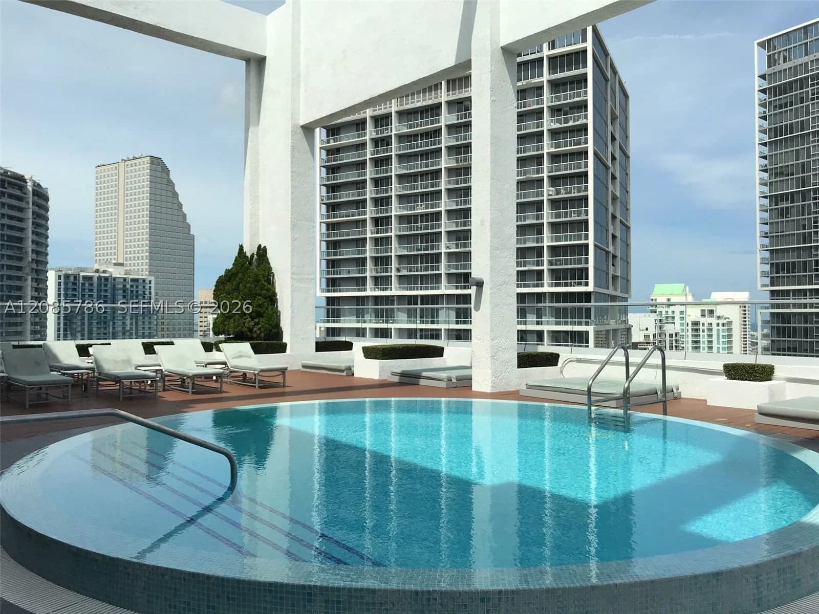 2+1 Condo — 55 6th St #2702, Miami, FL 33131