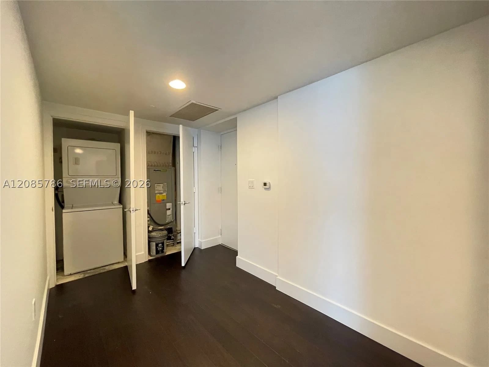 2+1 Condo — 55 6th St #2702, Miami, FL 33131