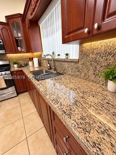 4+1 Müstakil ev — 6541 5th St, Pembroke Pines, FL 33023