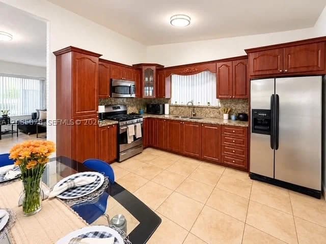 4+1 Müstakil ev — 6541 5th St, Pembroke Pines, FL 33023