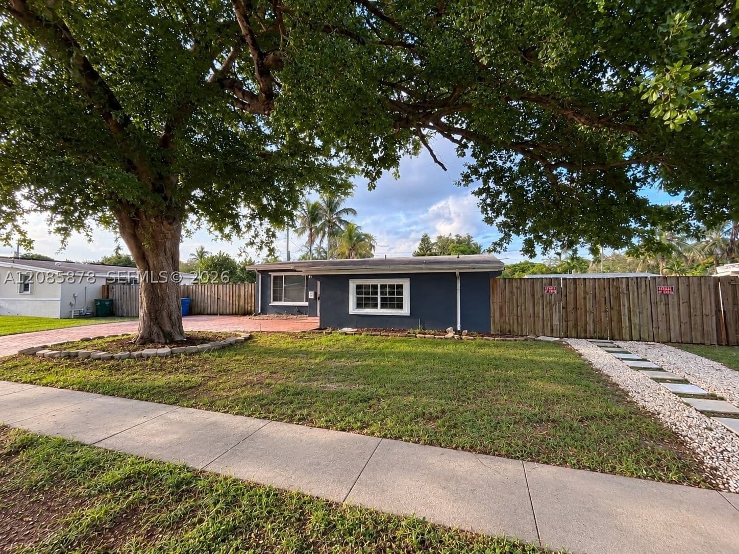 4+1 Müstakil ev — 6541 5th St, Pembroke Pines, FL 33023