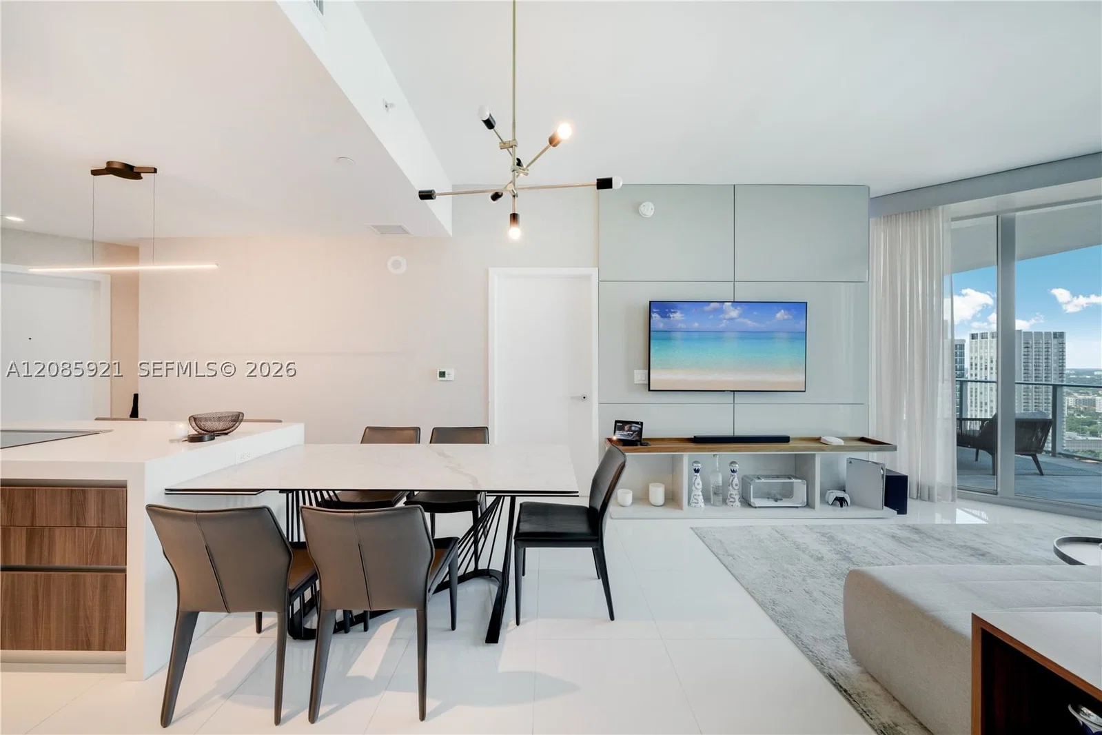 2+1 Condo — 851 1st Ave #3408, Miami, FL 33132