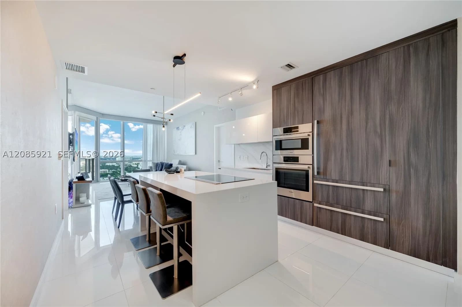 2+1 Condo — 851 1st Ave #3408, Miami, FL 33132