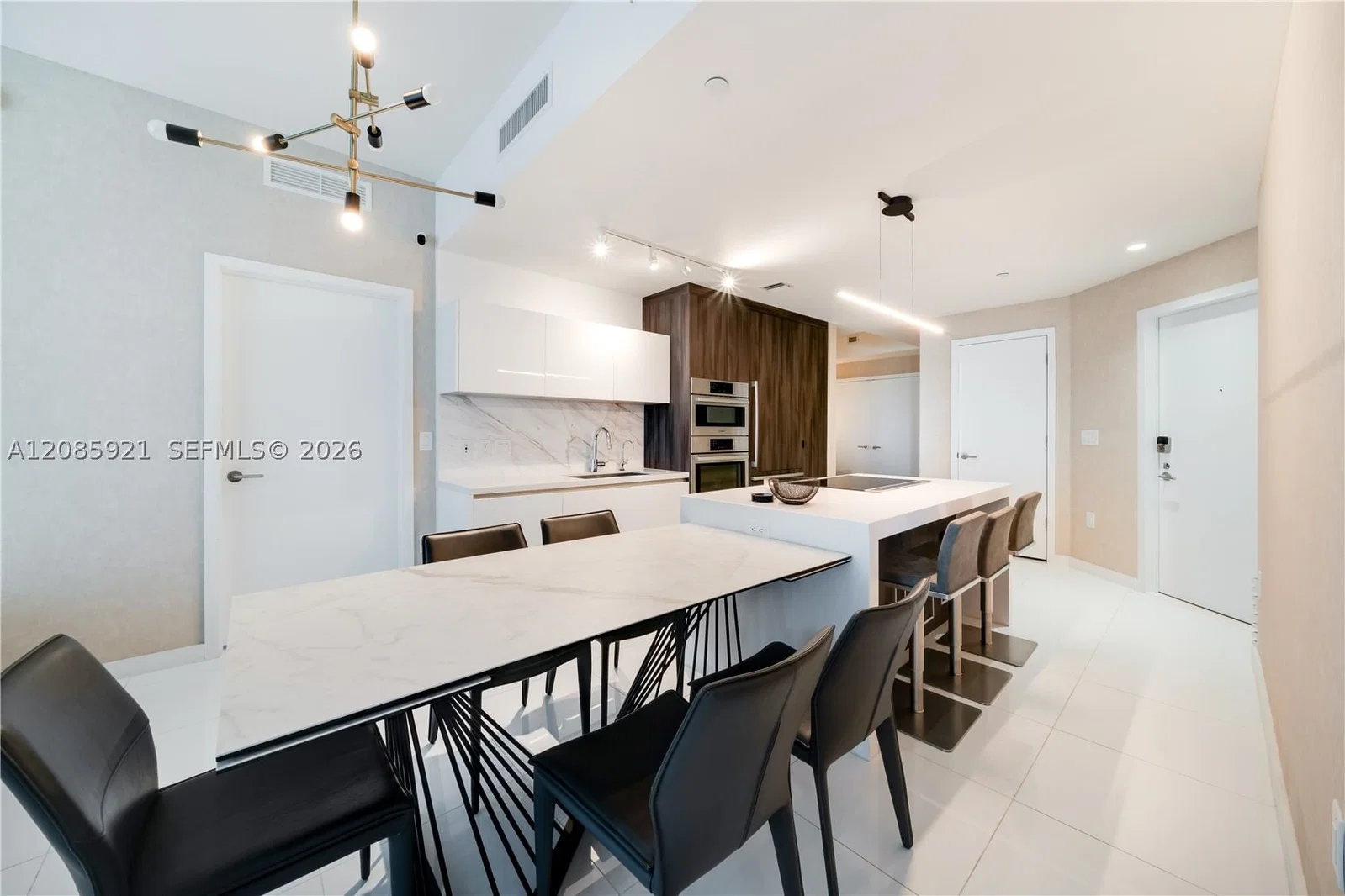 2+1 Condo — 851 1st Ave #3408, Miami, FL 33132