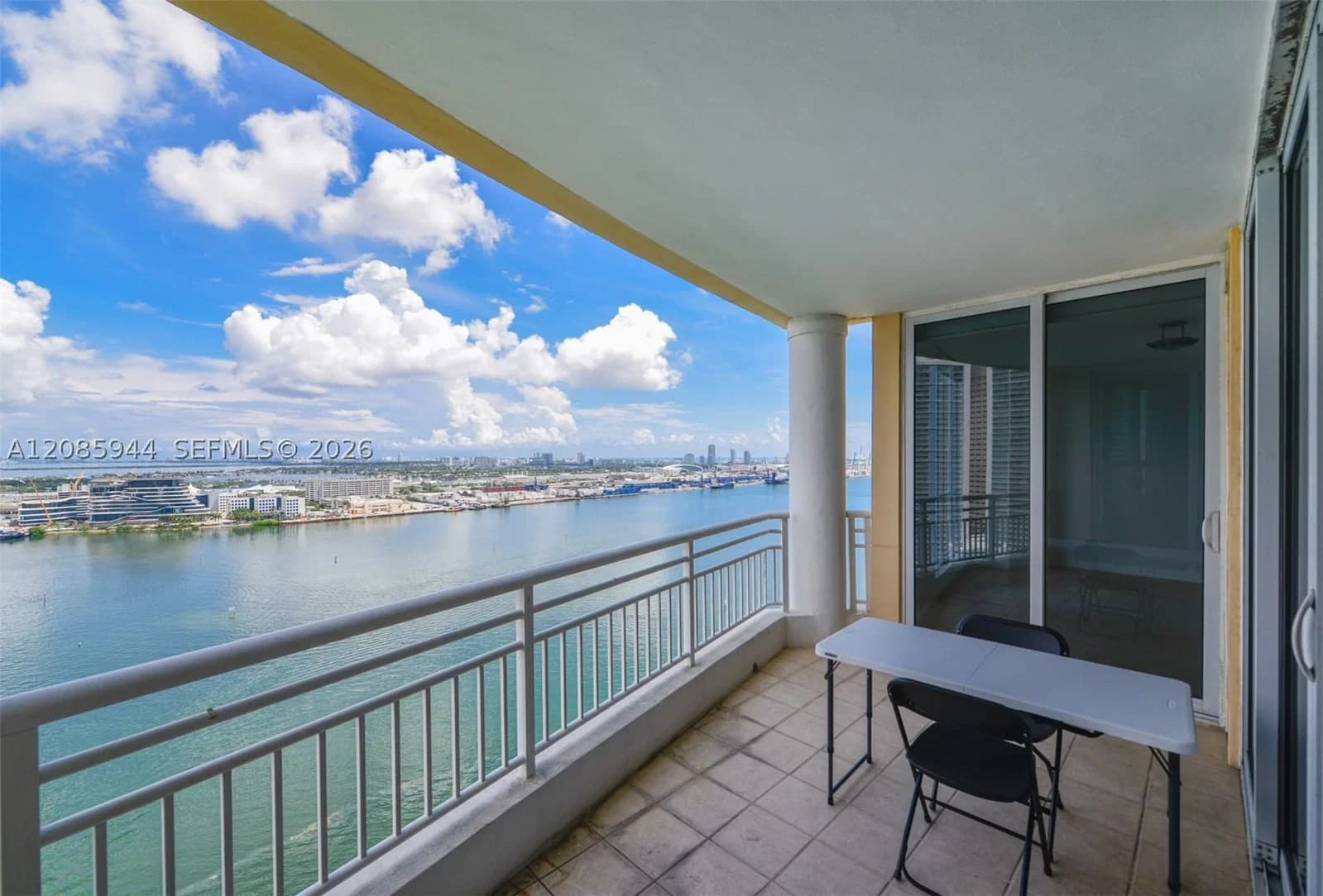 2+1 Condo — 848 Brickell Key Dr #2702, Miami, FL 33131