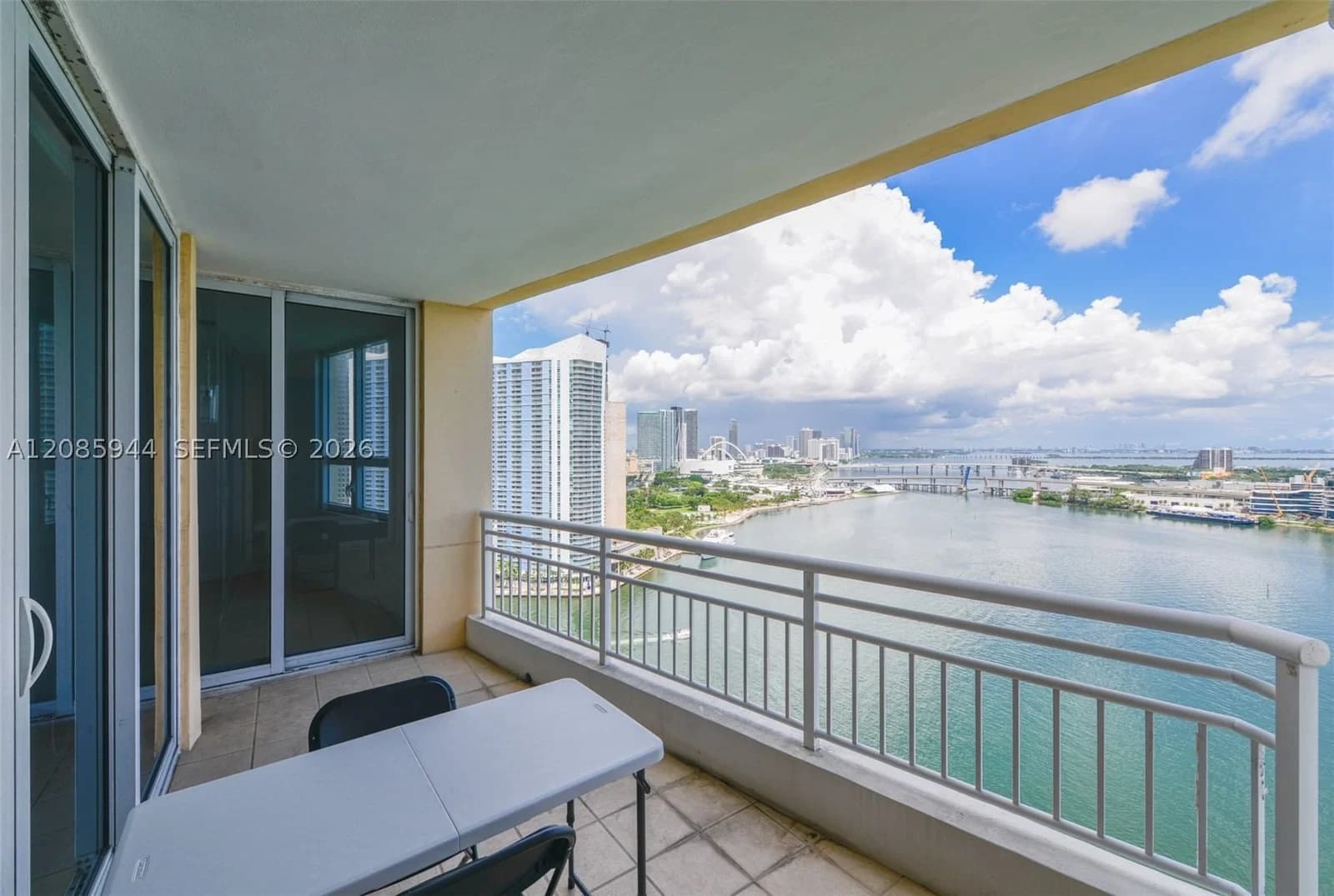 2+1 Condo — 848 Brickell Key Dr #2702, Miami, FL 33131