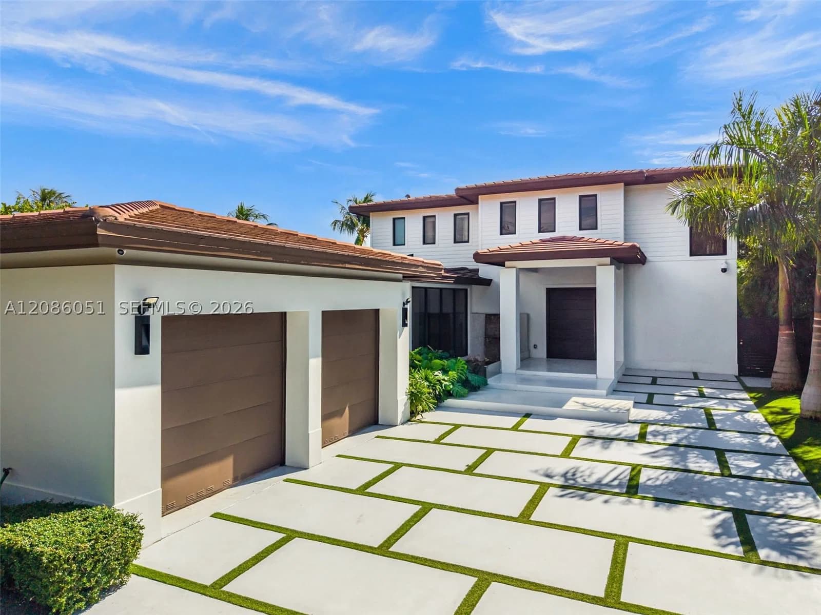 5+1 Müstakil ev — 710 Shore Dr, Miami Beach, FL 33141