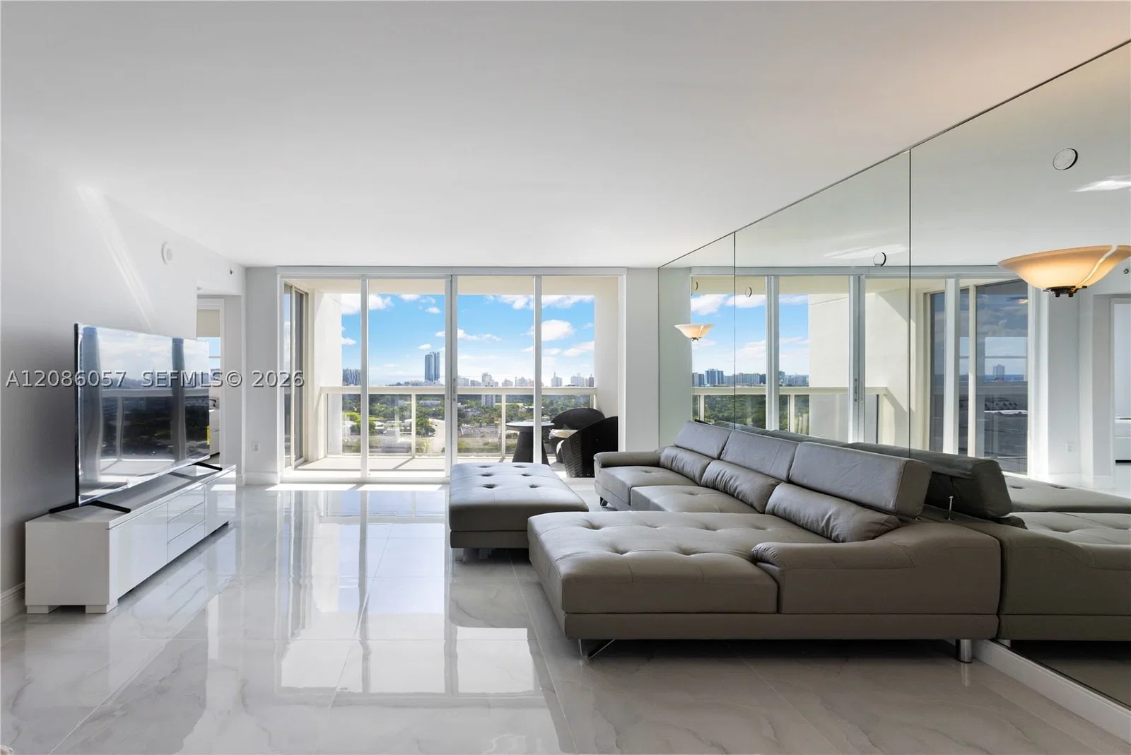 2+1 Condo — 1800 Sunset Harbour Dr #2215, Miami Beach, FL 33139