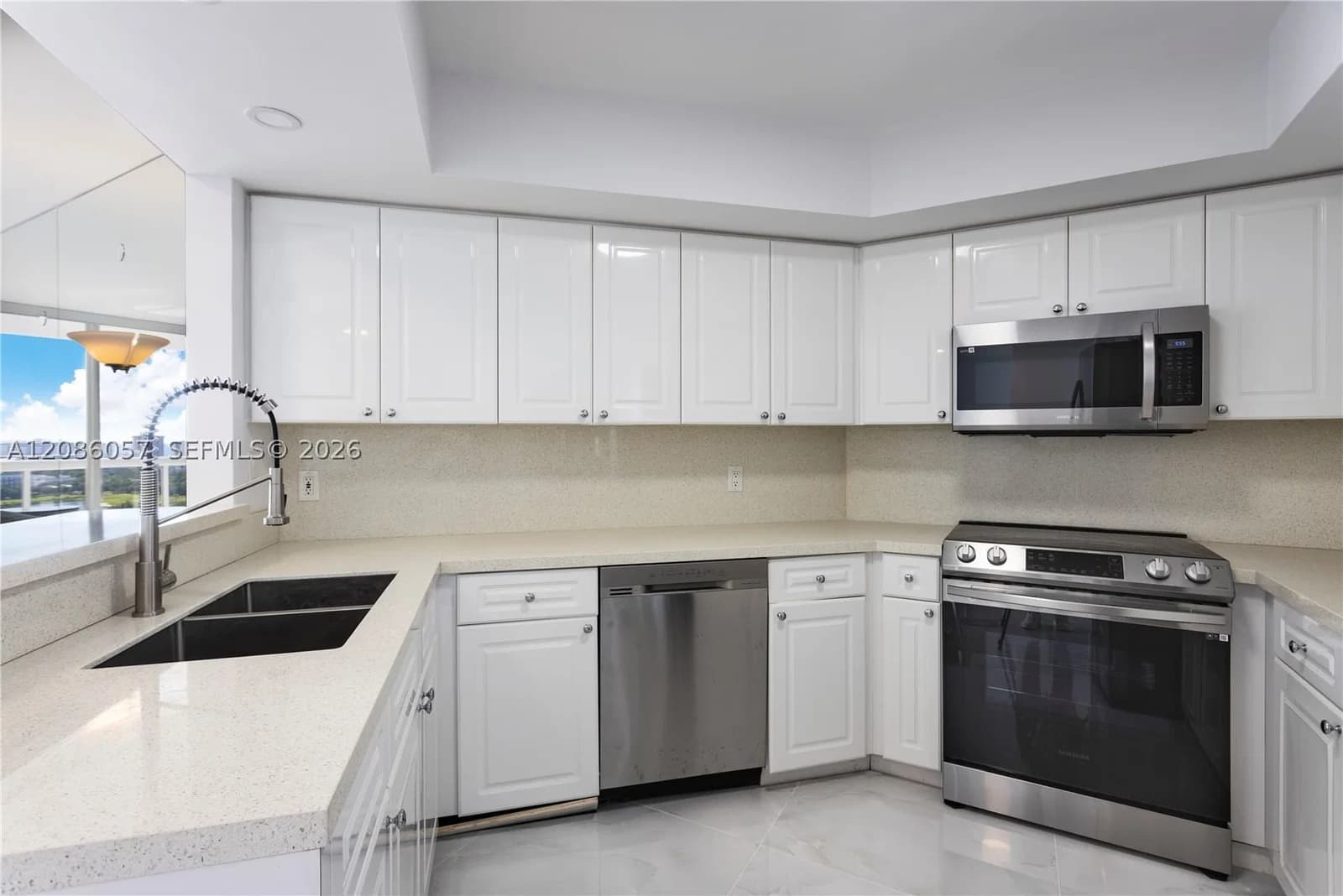 2+1 Condo — 1800 Sunset Harbour Dr #2215, Miami Beach, FL 33139