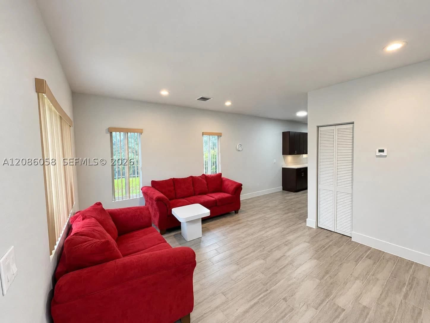 3+1 Müstakil ev — 4420 30th Ave, Miami, FL 33142