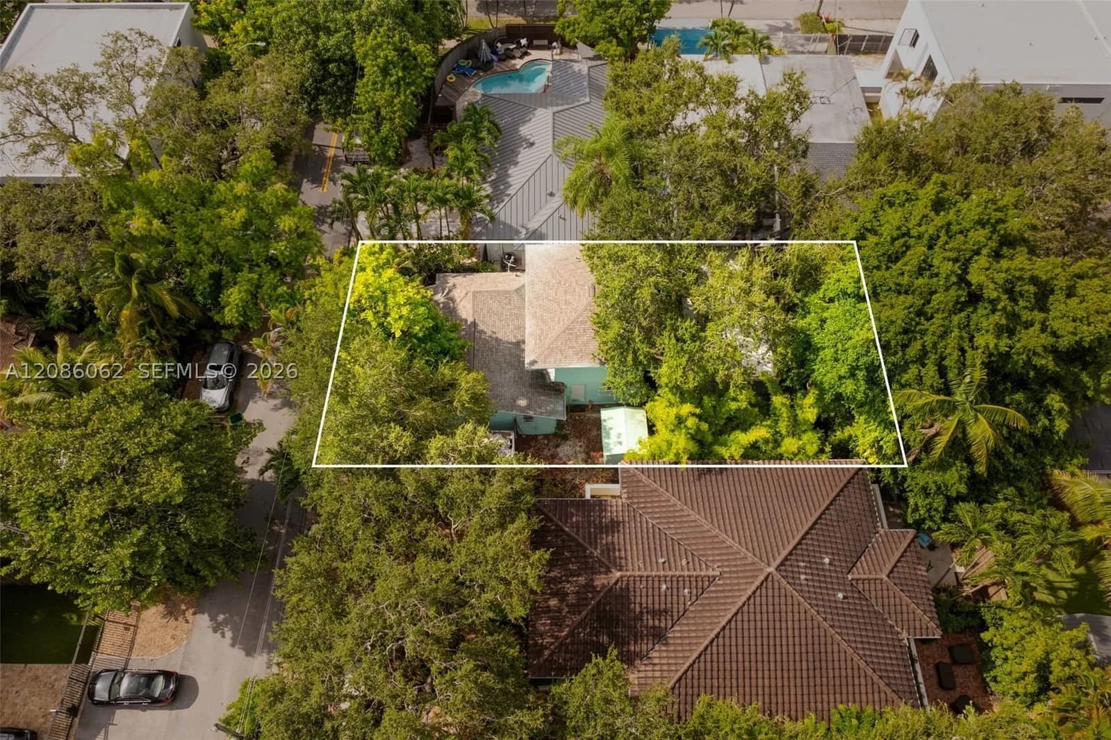 Mülk — 2952 Louise St, Coconut Grove, FL 33133
