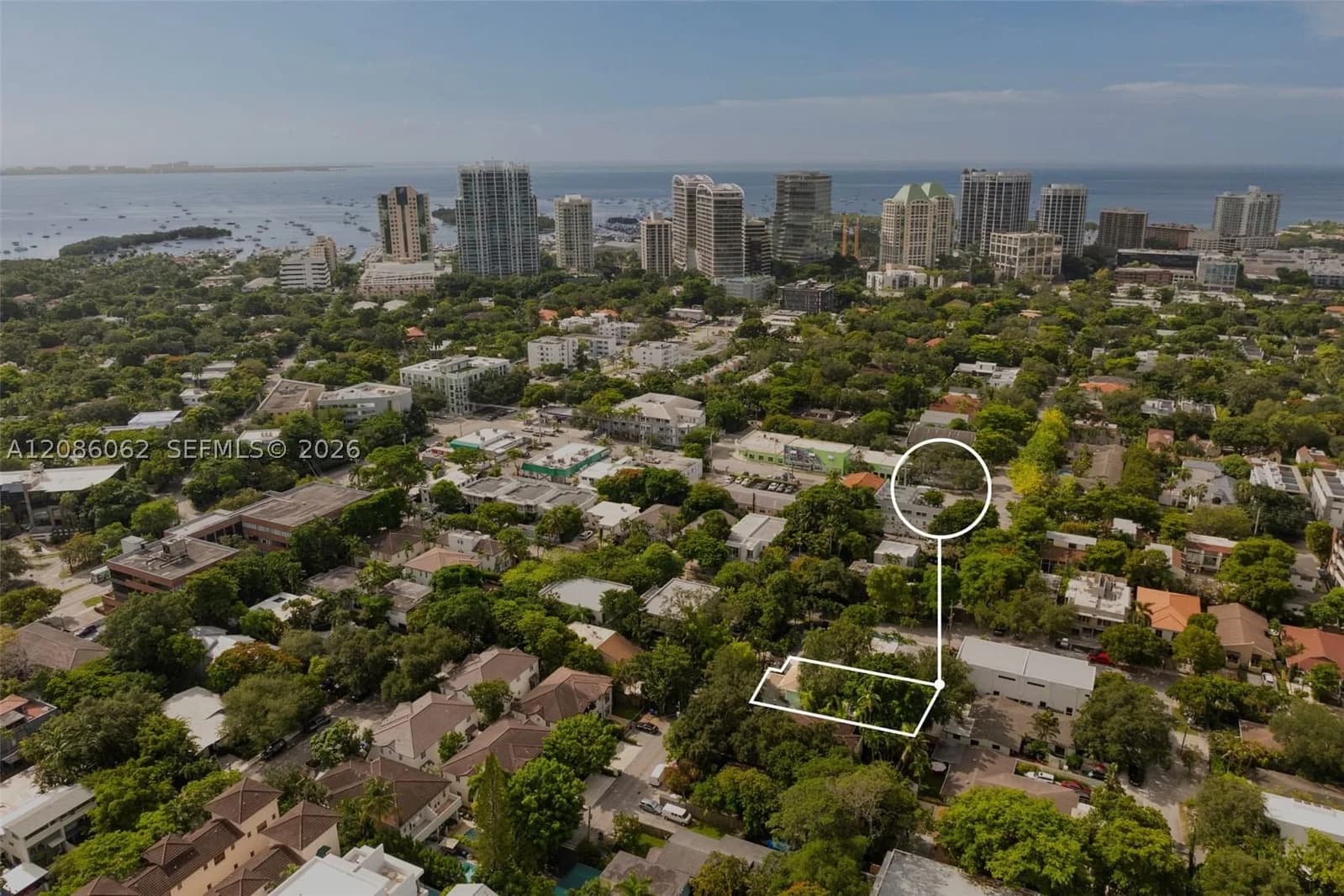 Mülk — 2952 Louise St, Coconut Grove, FL 33133