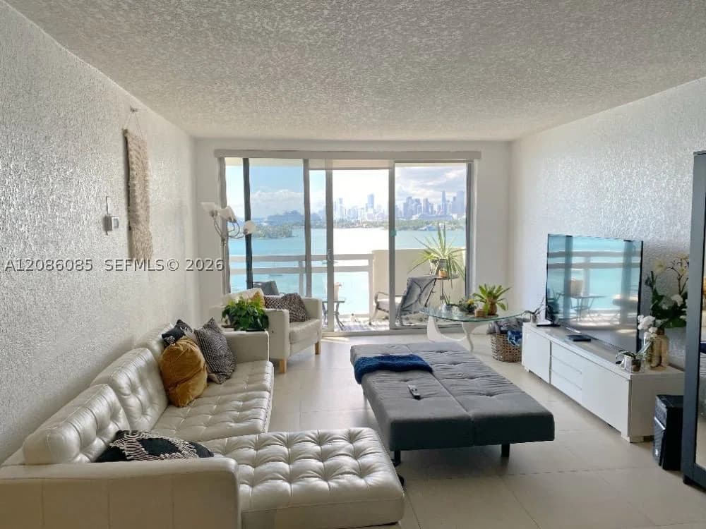 2-bedroom Condo — 1500 Bay Rd #1222S, Miami Beach, FL 33139