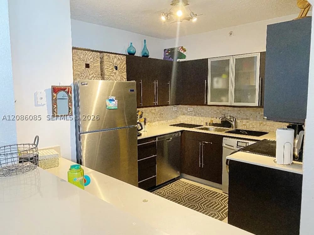 2-bedroom Condo — 1500 Bay Rd #1222S, Miami Beach, FL 33139