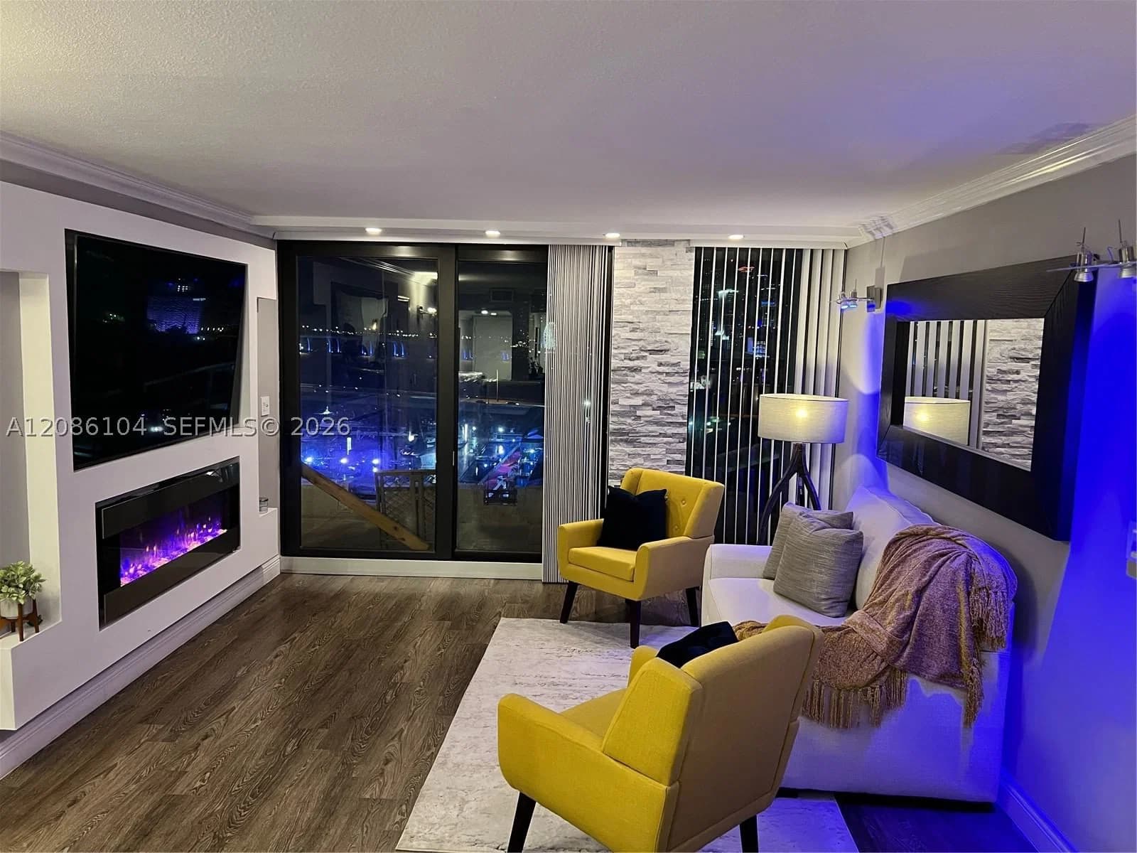 1+1 Condo — 555 15th St #12J, Miami, FL 33132
