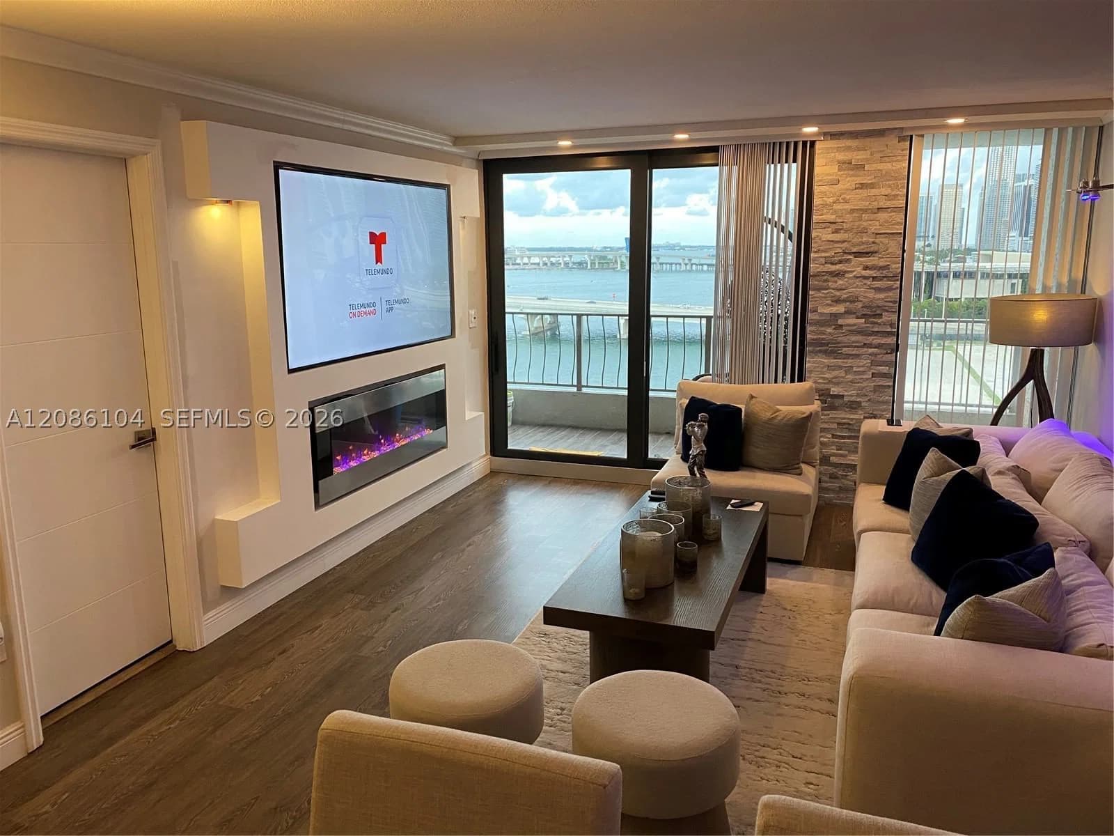 1+1 Condo — 555 15th St #12J, Miami, FL 33132
