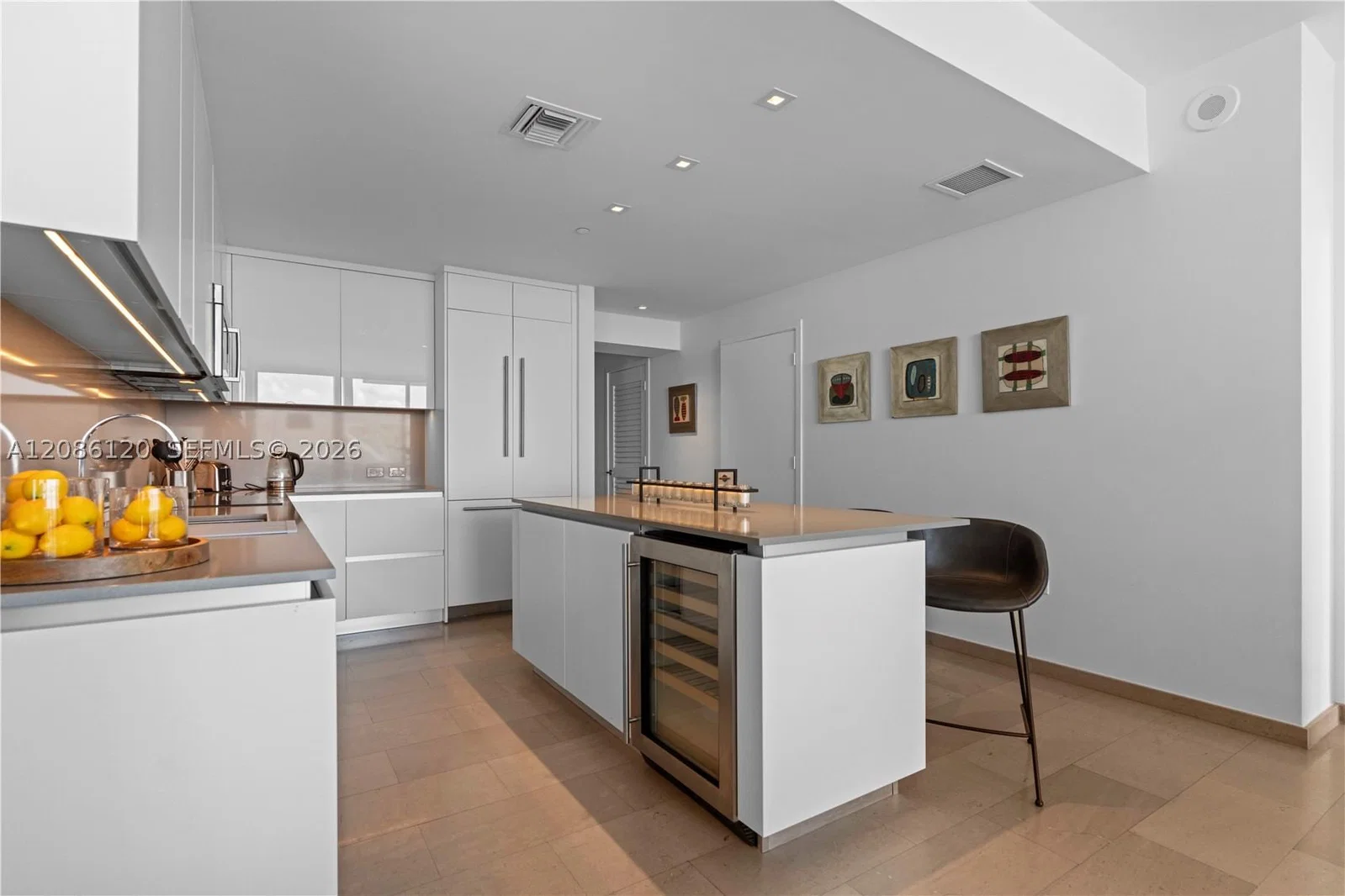 1+1 Condo — 88 7th St #2906, Miami, FL 33130