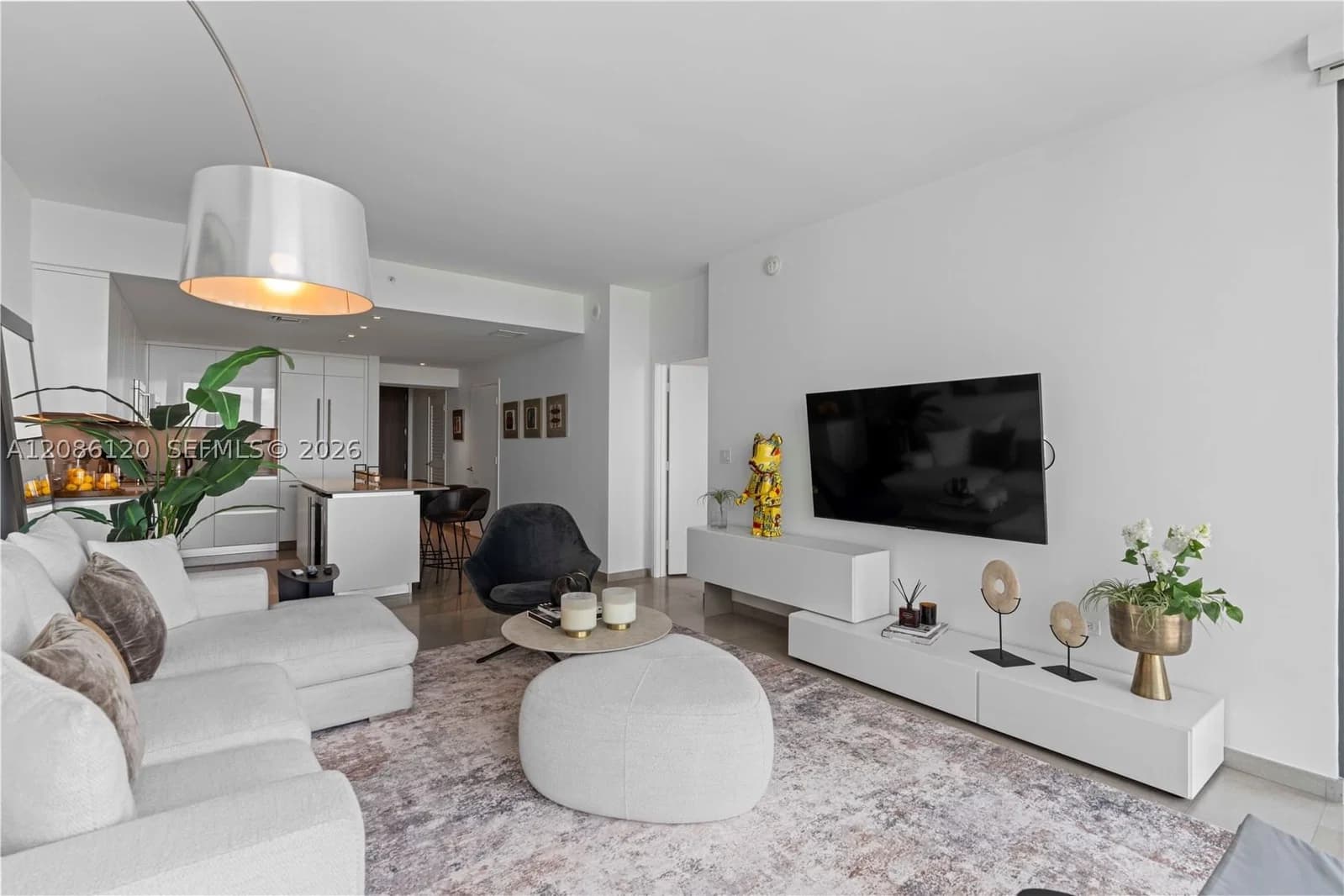 1+1 Condo — 88 7th St #2906, Miami, FL 33130