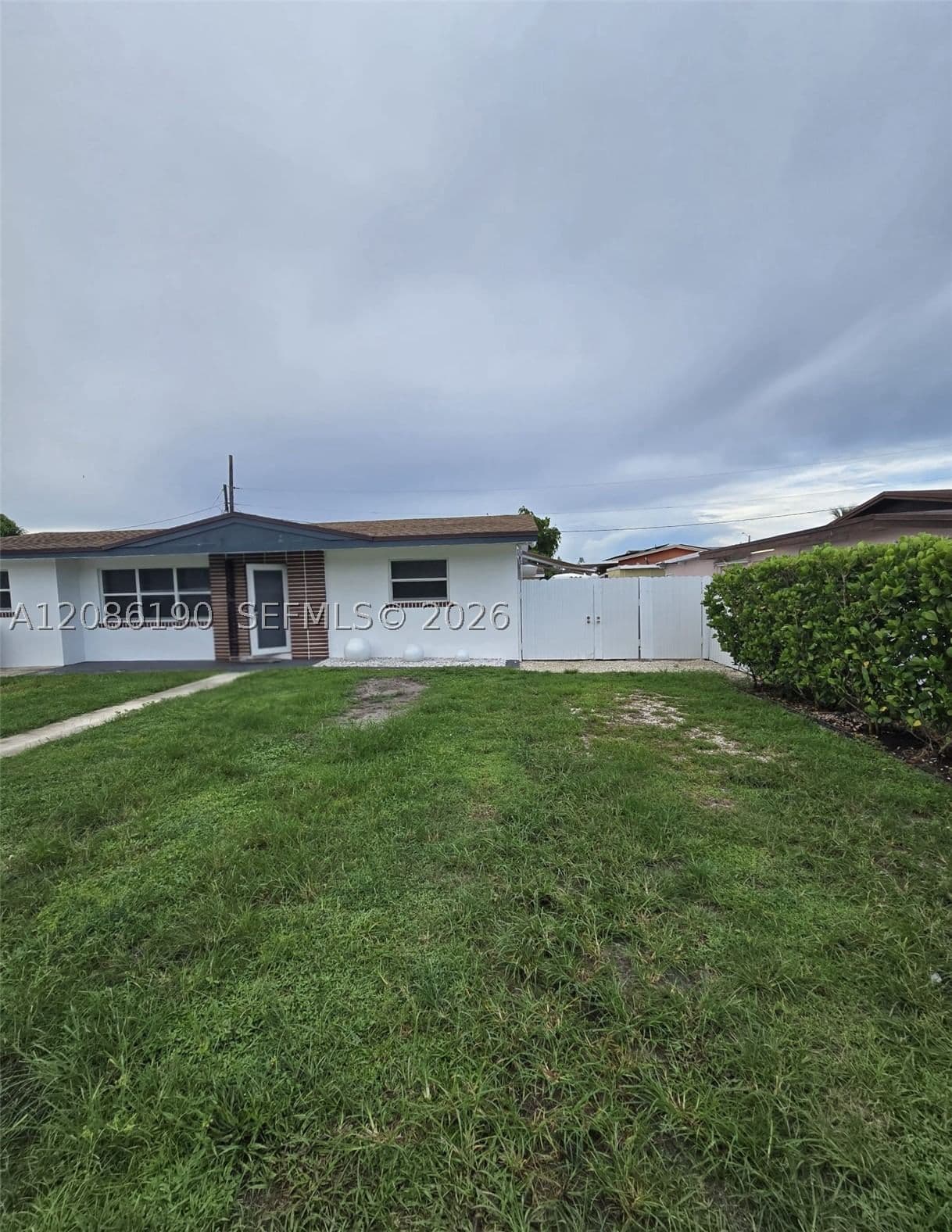 1+1 Mülk — 3835 185th St #EFF, Miami Gardens, FL 33055