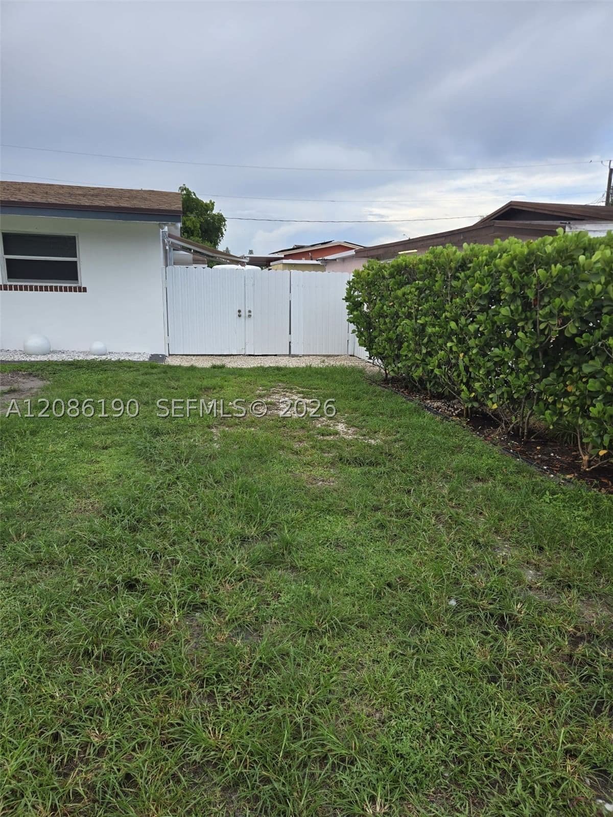 1+1 Mülk — 3835 185th St #EFF, Miami Gardens, FL 33055