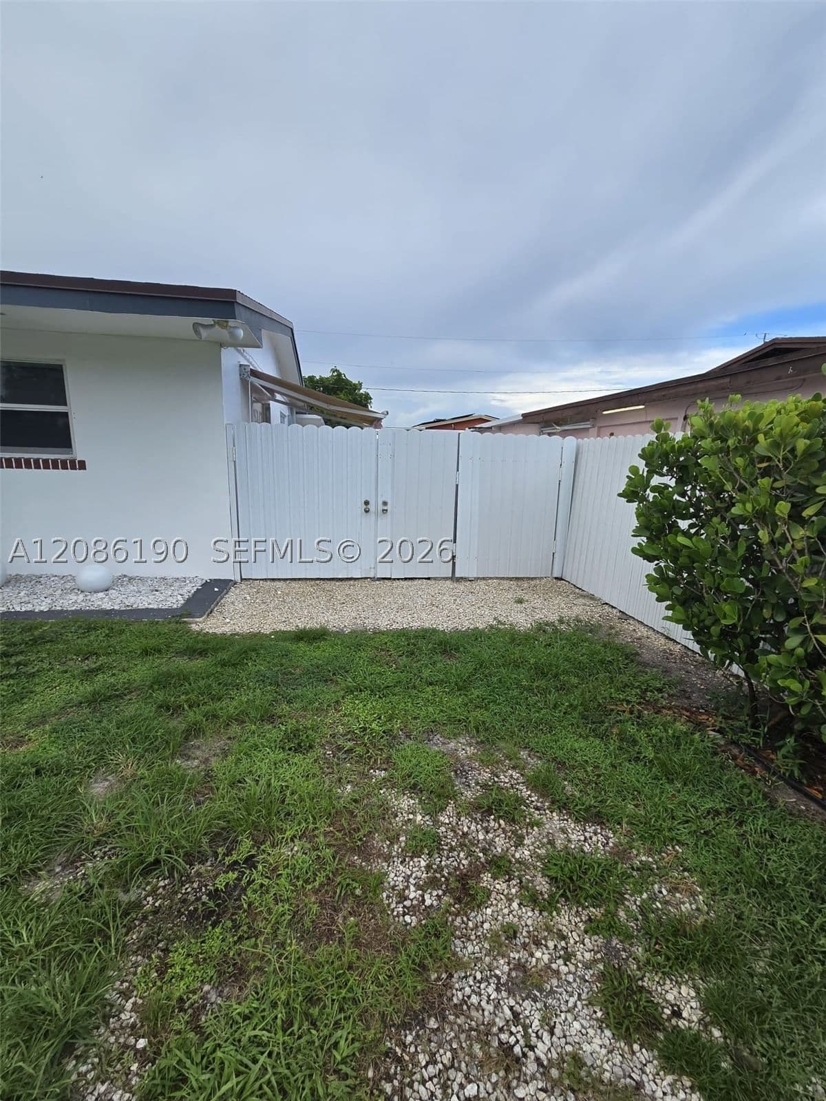 1+1 Mülk — 3835 185th St #EFF, Miami Gardens, FL 33055