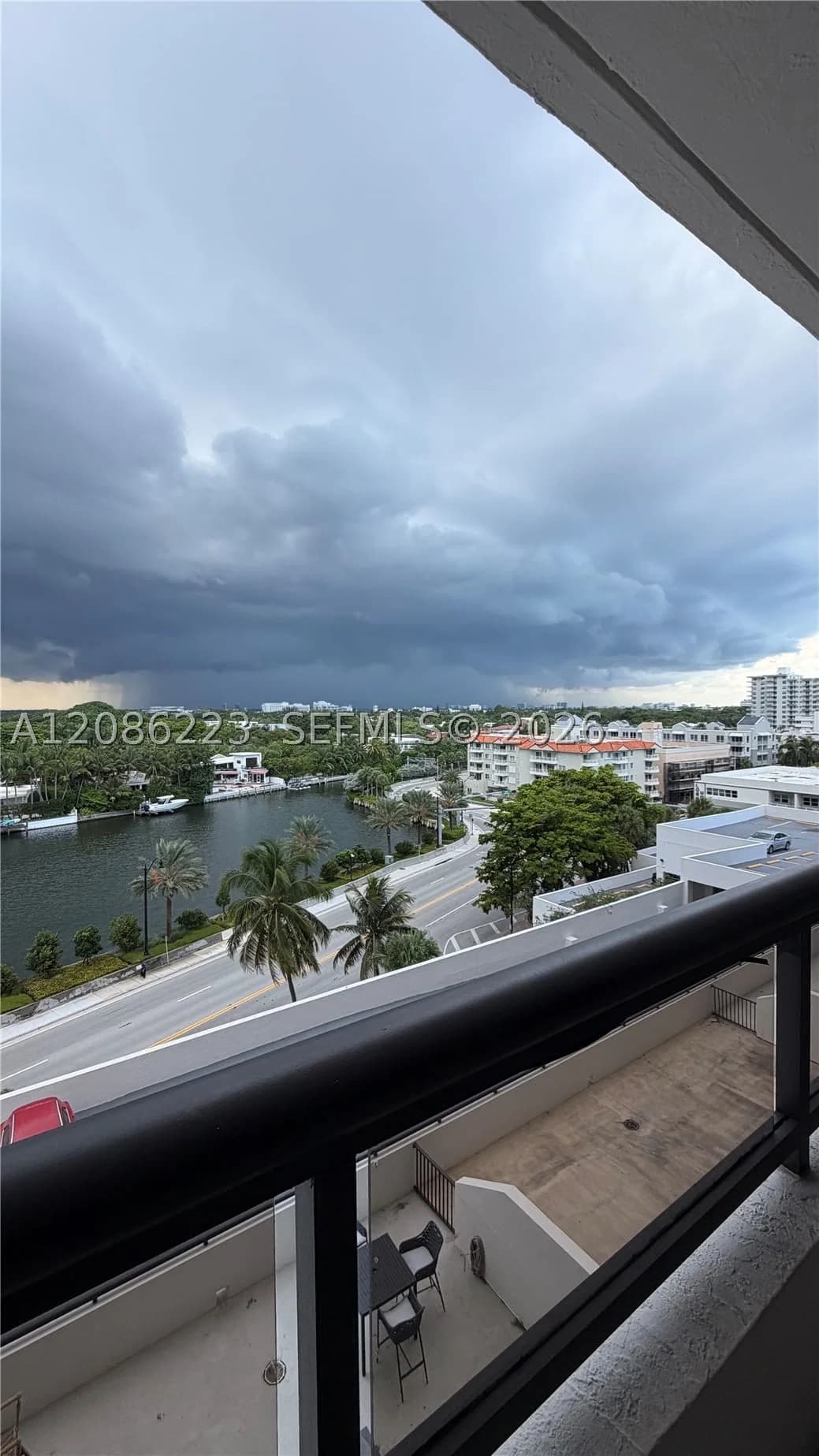 1-bedroom Condo — 2555 Collins Ave #910, Miami Beach, FL 33140