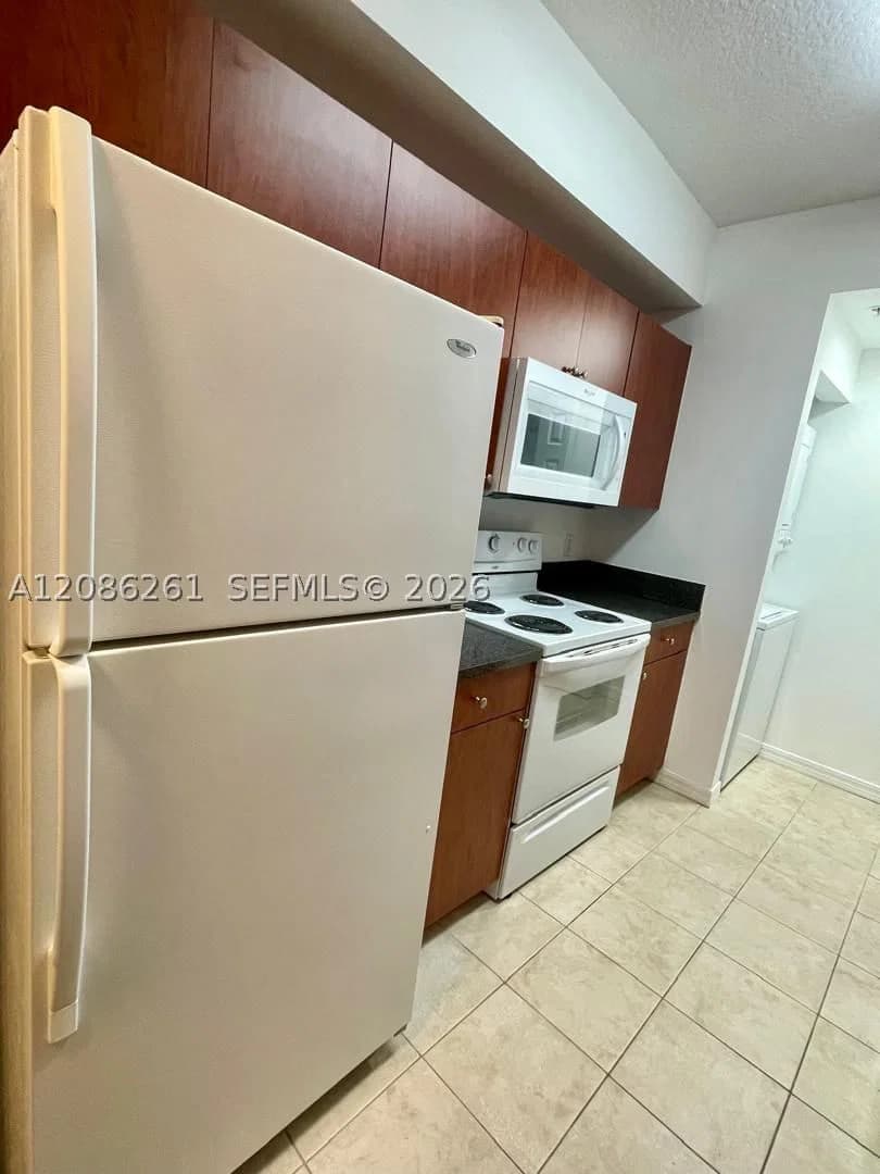 1+1 Daire — 115 11th St #704, Miami, FL 33130