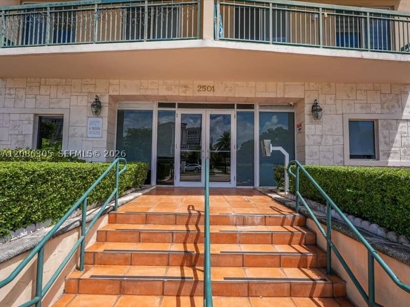 1+1 Condo — 2501 Douglas Rd #202, Miami, FL 33133