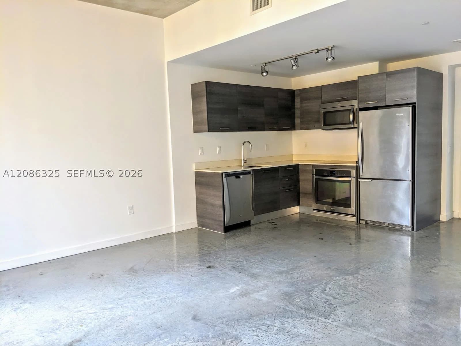Condo — 151 1st #1007, Miami, FL 33131
