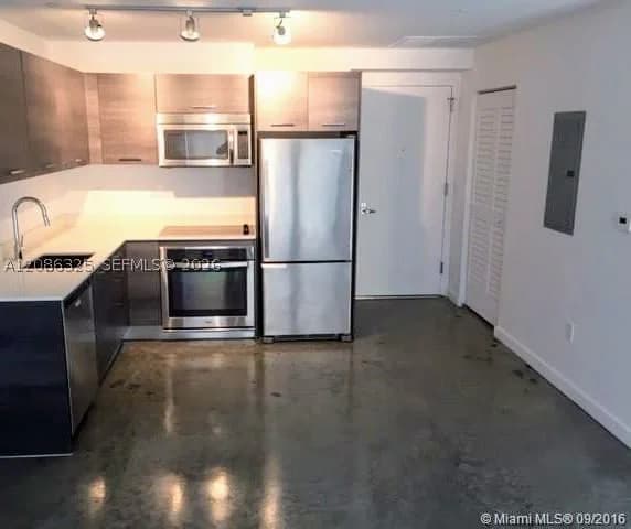 Condo — 151 1st #1007, Miami, FL 33131