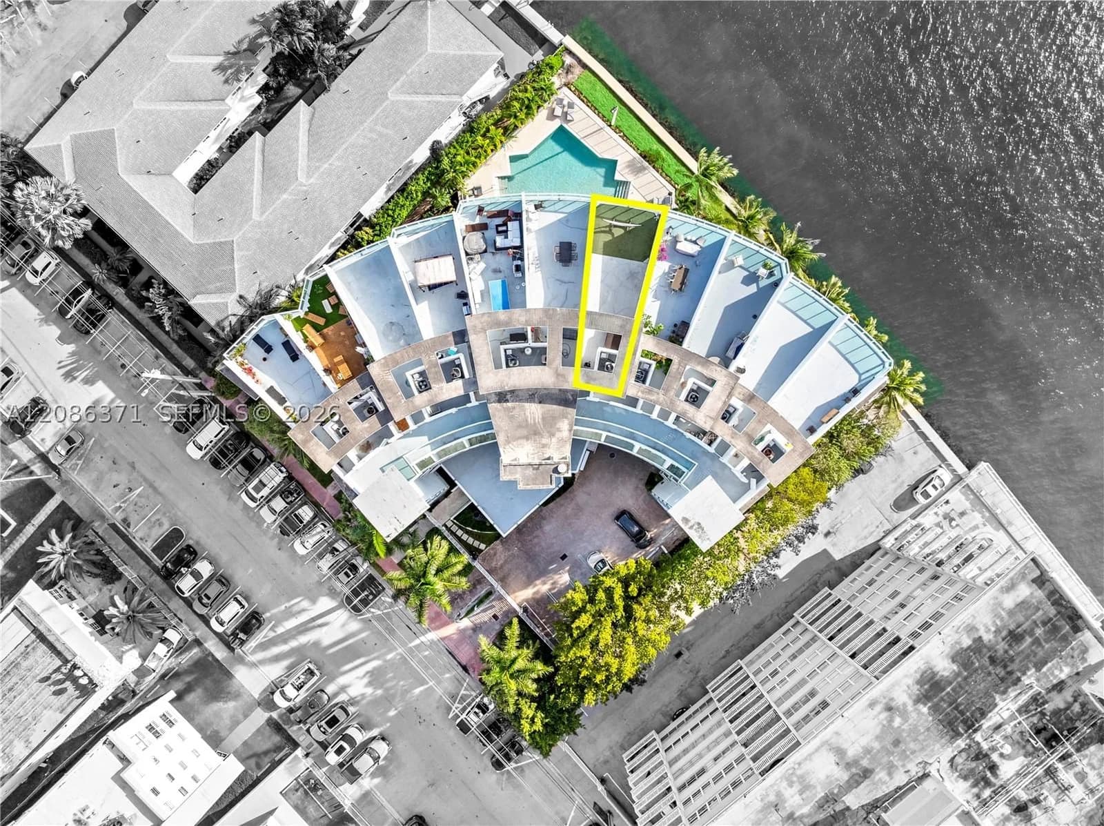 2+1 Condo — 2000 Bay Dr #204, Miami Beach, FL 33141