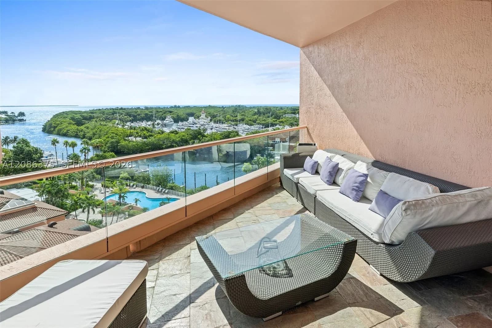 3-bedroom Condo — 60 Edgewater Dr #9D, Coral Gables, FL 33133