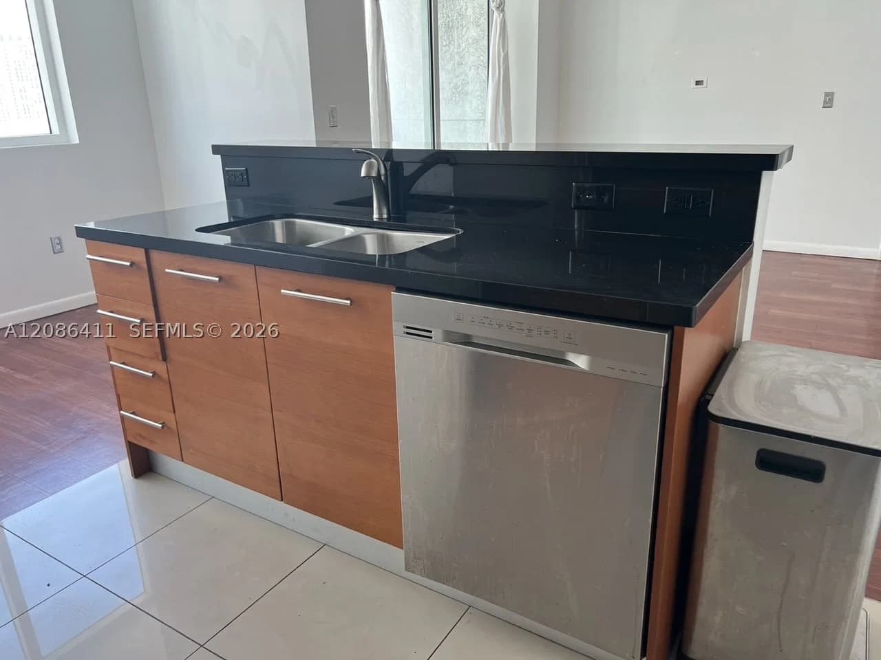 1+1 Condo — 253 2nd St #2702, Miami, FL 33132