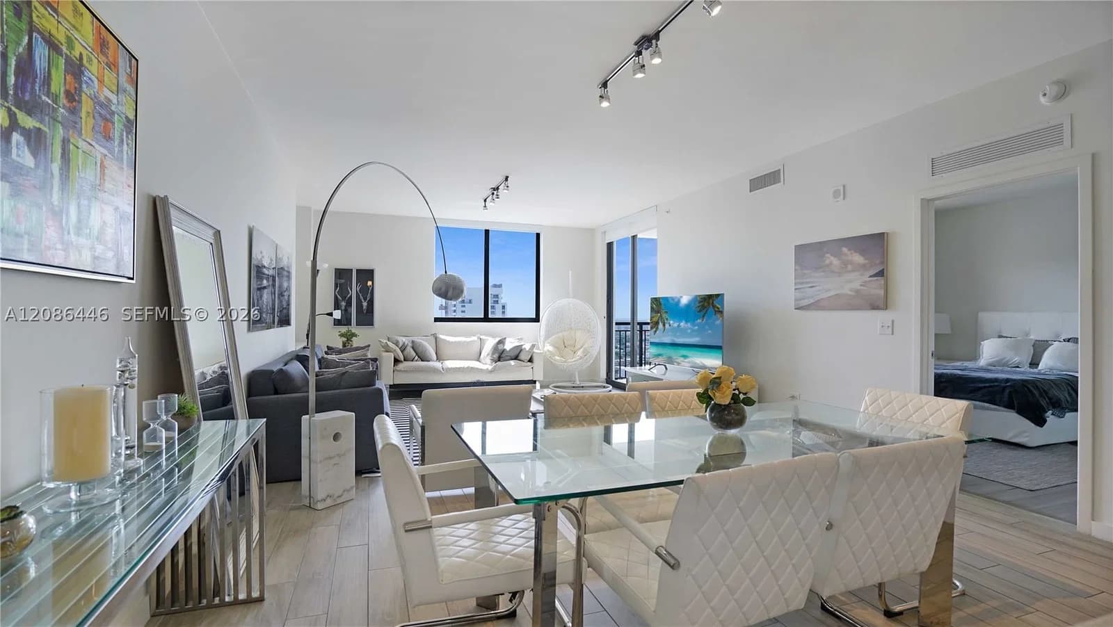1+1 Condo — 999 1st AVE #2313, Miami, FL 33131