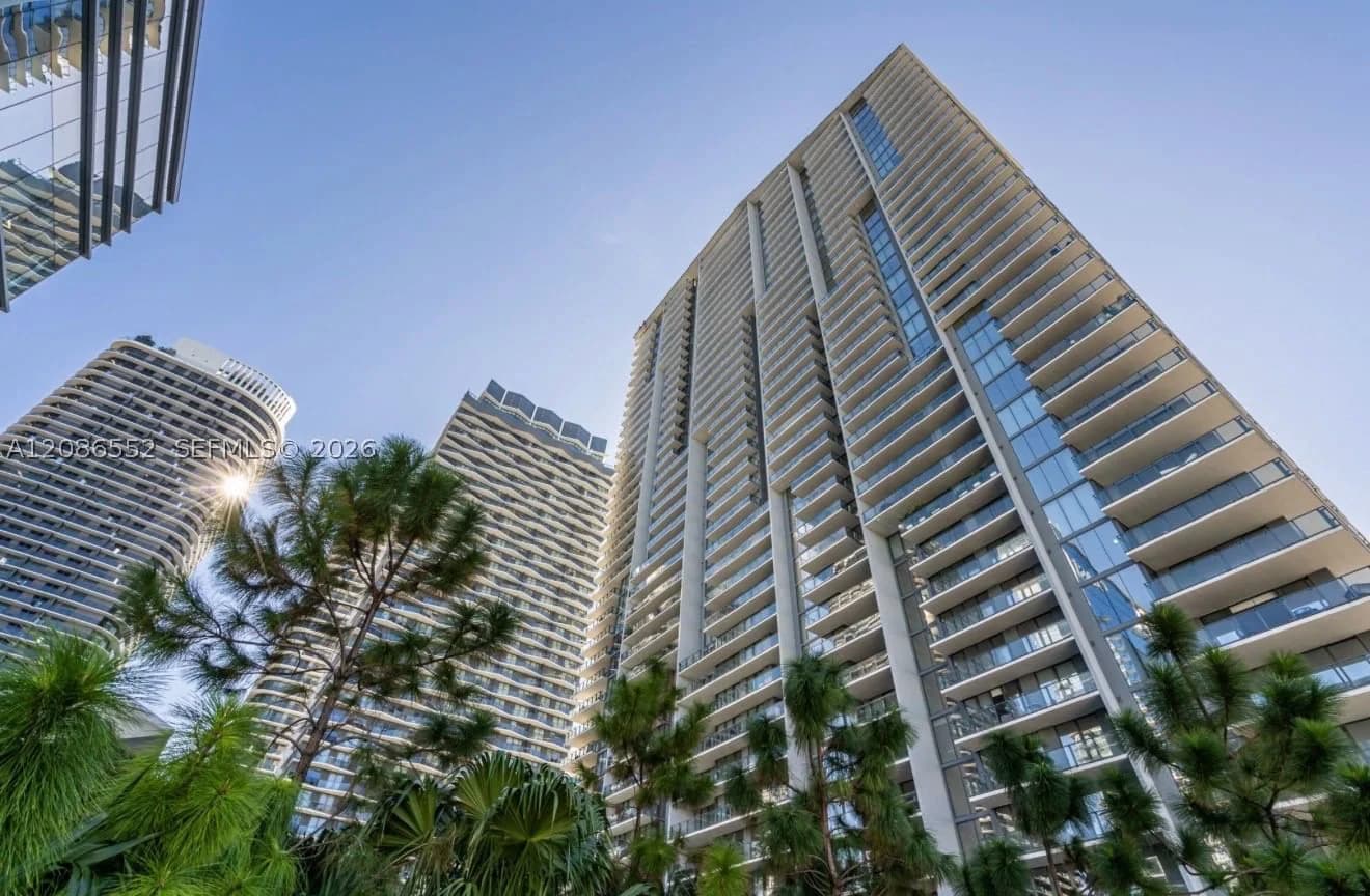 2+1 Condo — 88 7TH ST #2005, Miami, FL 33130