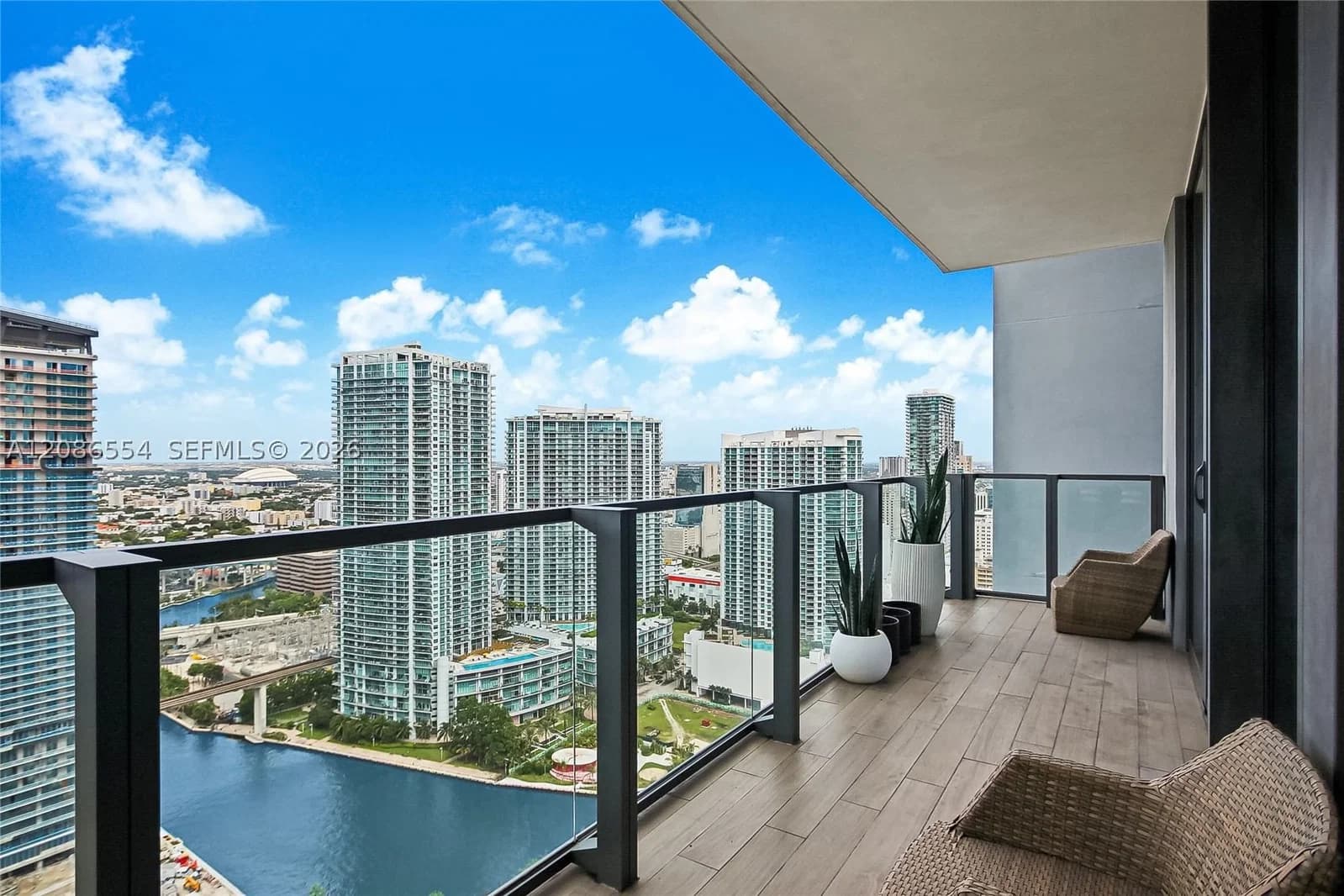 1+1 Condo — 68 6th St #3306, Miami, FL 33131