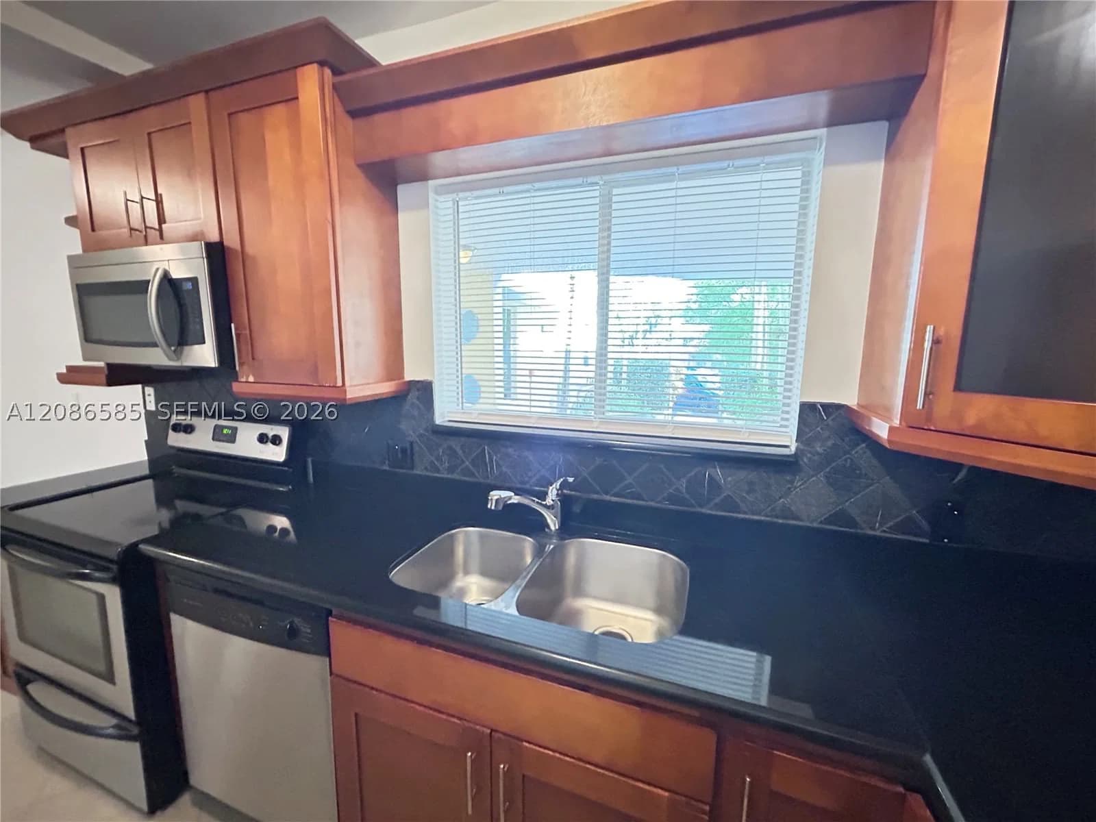 1+1 Daire — 2880 Pine Tree Dr #3, Miami Beach, FL 33140