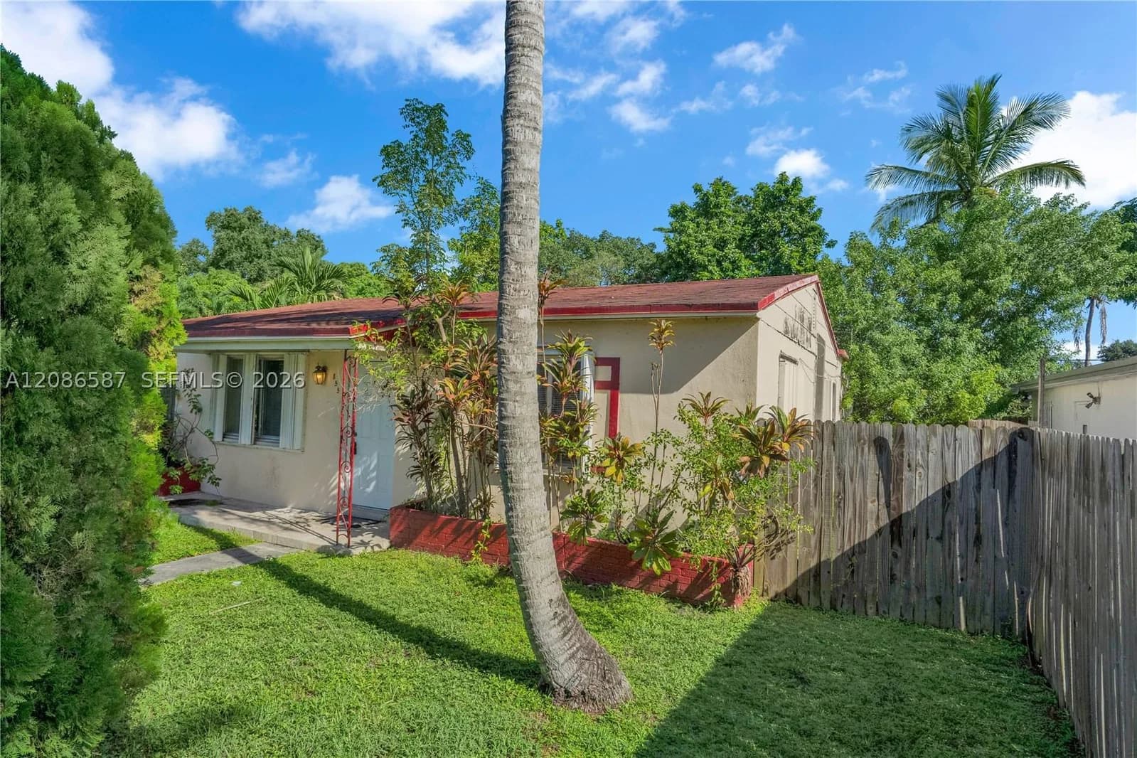3+1 Müstakil ev — 855 130th St, North Miami, FL 33168