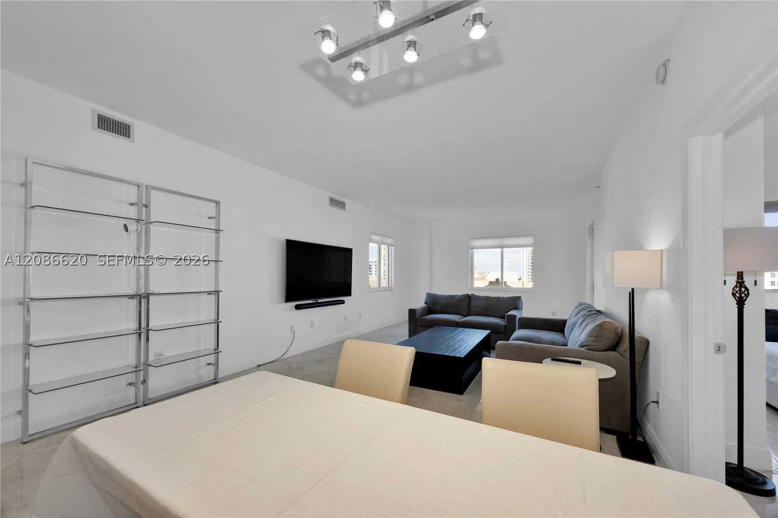 2+1 Condo — 10 Aragon Ave #810, Coral Gables, FL 33134